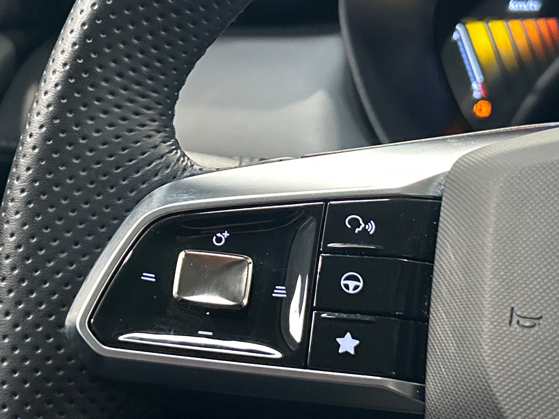 MG ZS 1.5 L Hybrid+ 197 ch Luxury