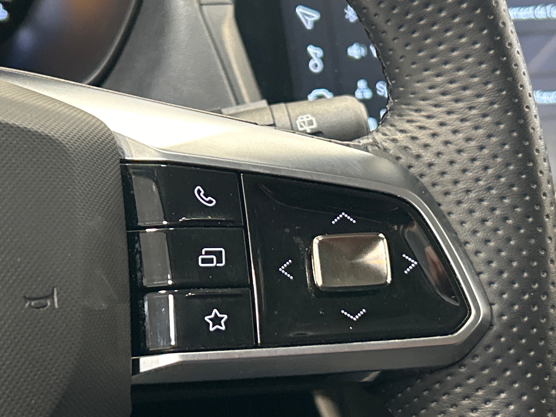 MG ZS 1.5 L Hybrid+ 197 ch Luxury