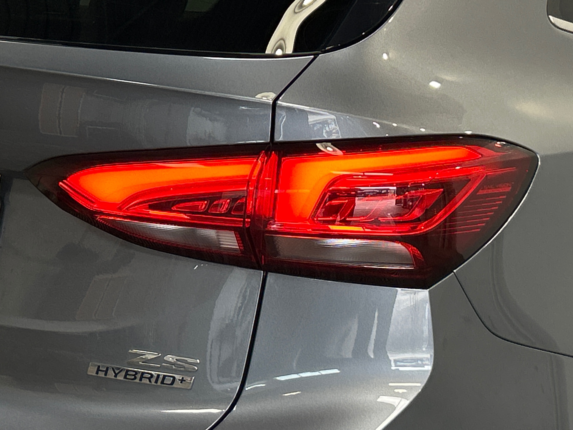 MG ZS 1.5 L Hybrid+ 197 ch Luxury