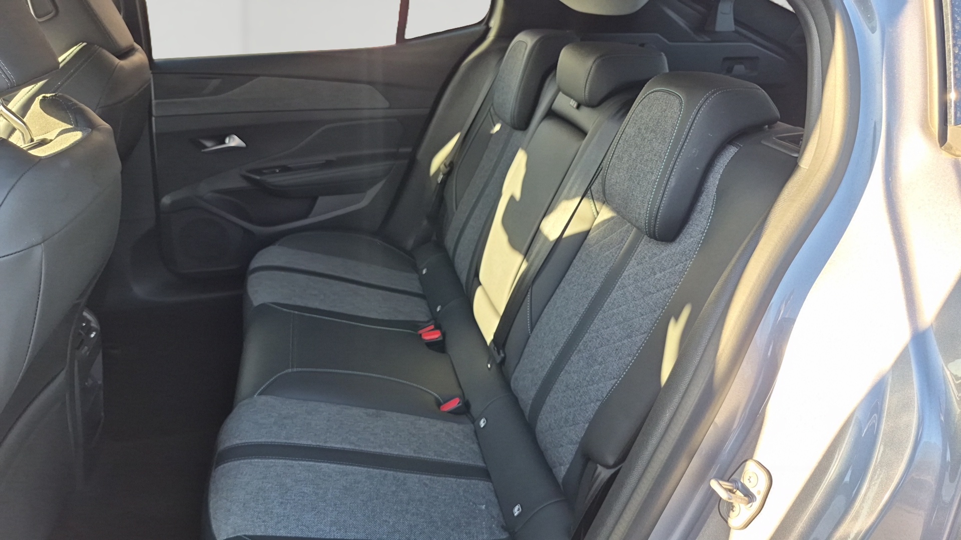 PEUGEOT 408 ALLURE PTECH 130 S&S EAT8