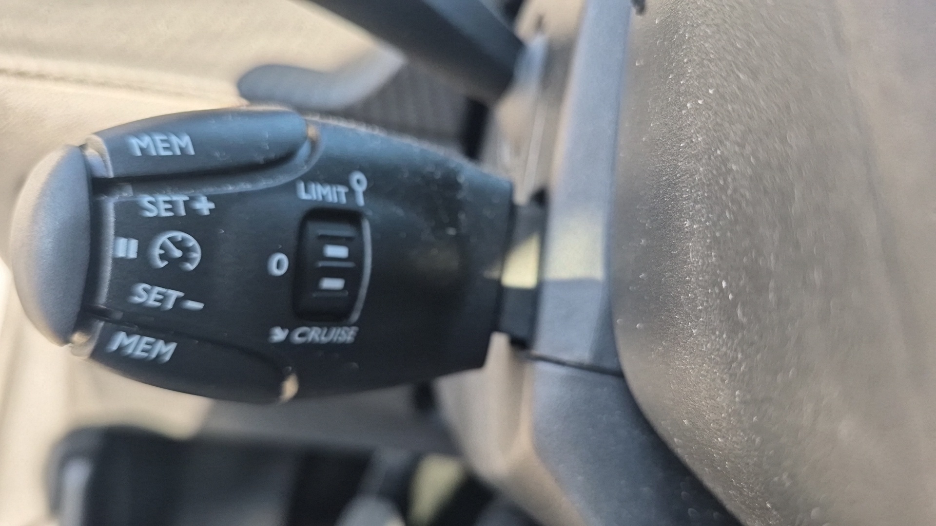 PEUGEOT 208 STYLE PURETECH 75 S&S BVM5