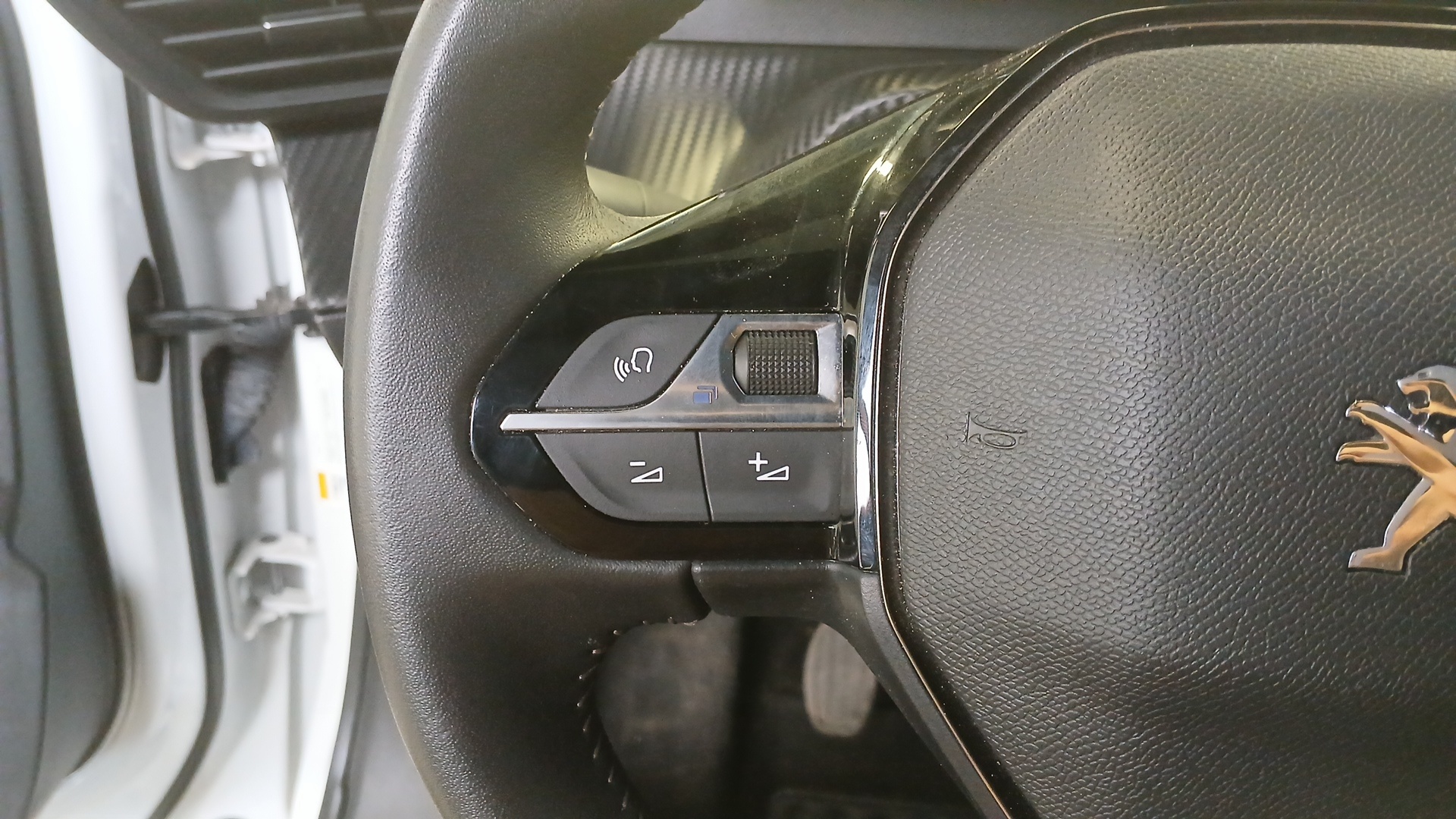 PEUGEOT 2008 PureTech 130 S&S BVM6 Allure Pack