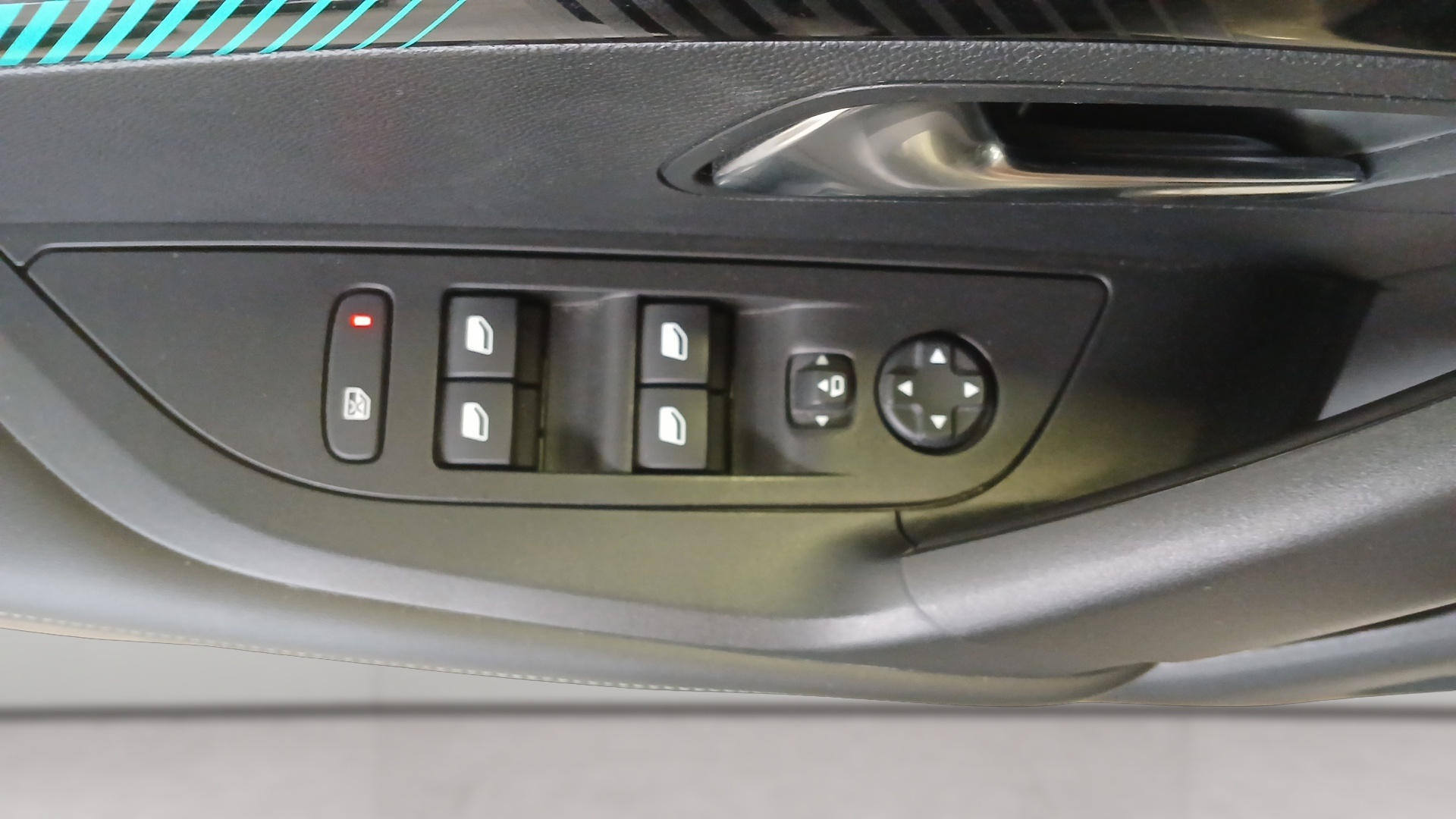 PEUGEOT 2008 PureTech 130 S&S BVM6 Allure Pack