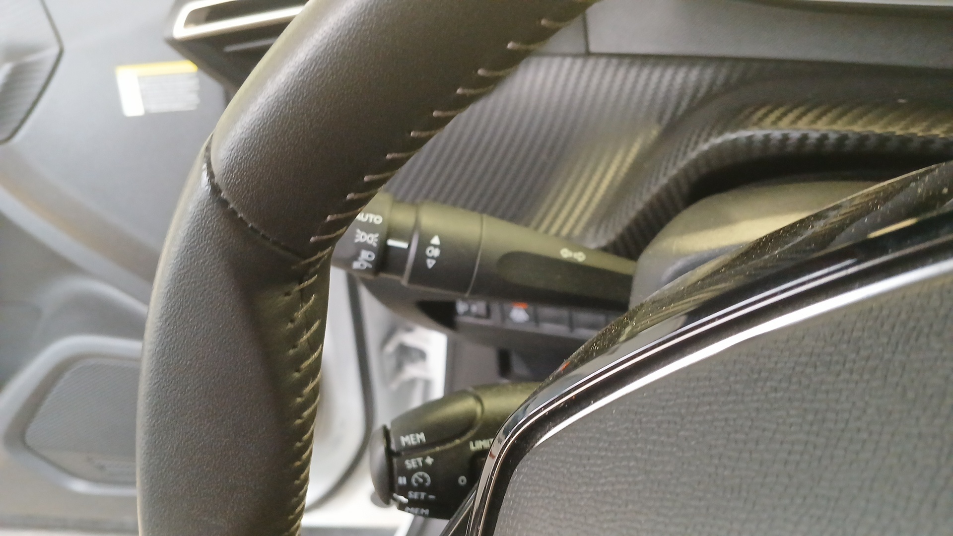 PEUGEOT 2008 PureTech 130 S&S BVM6 Allure Pack