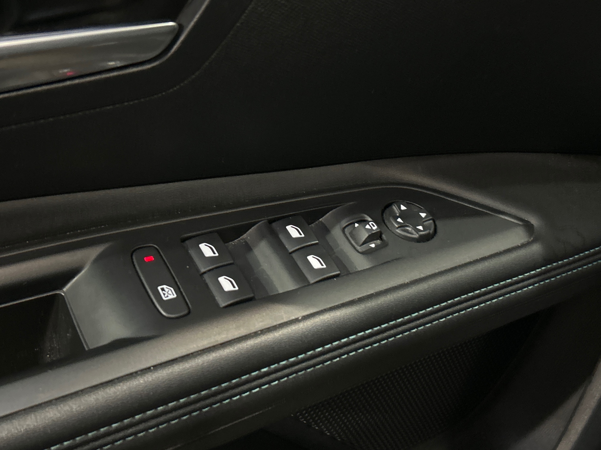 PEUGEOT 3008 ALLUREPK PLUG-IN HYB180 E-EAT8