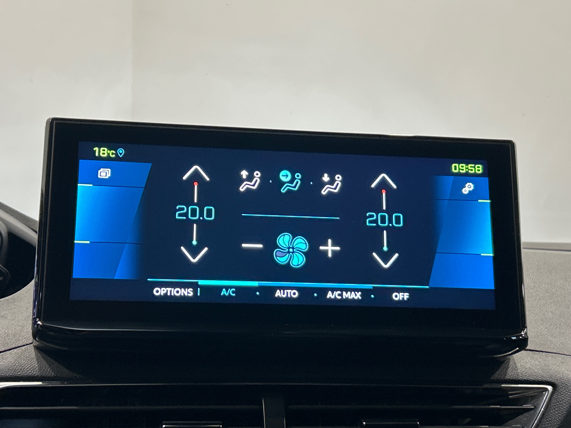 PEUGEOT 3008 ALLUREPK PLUG-IN HYB180 E-EAT8