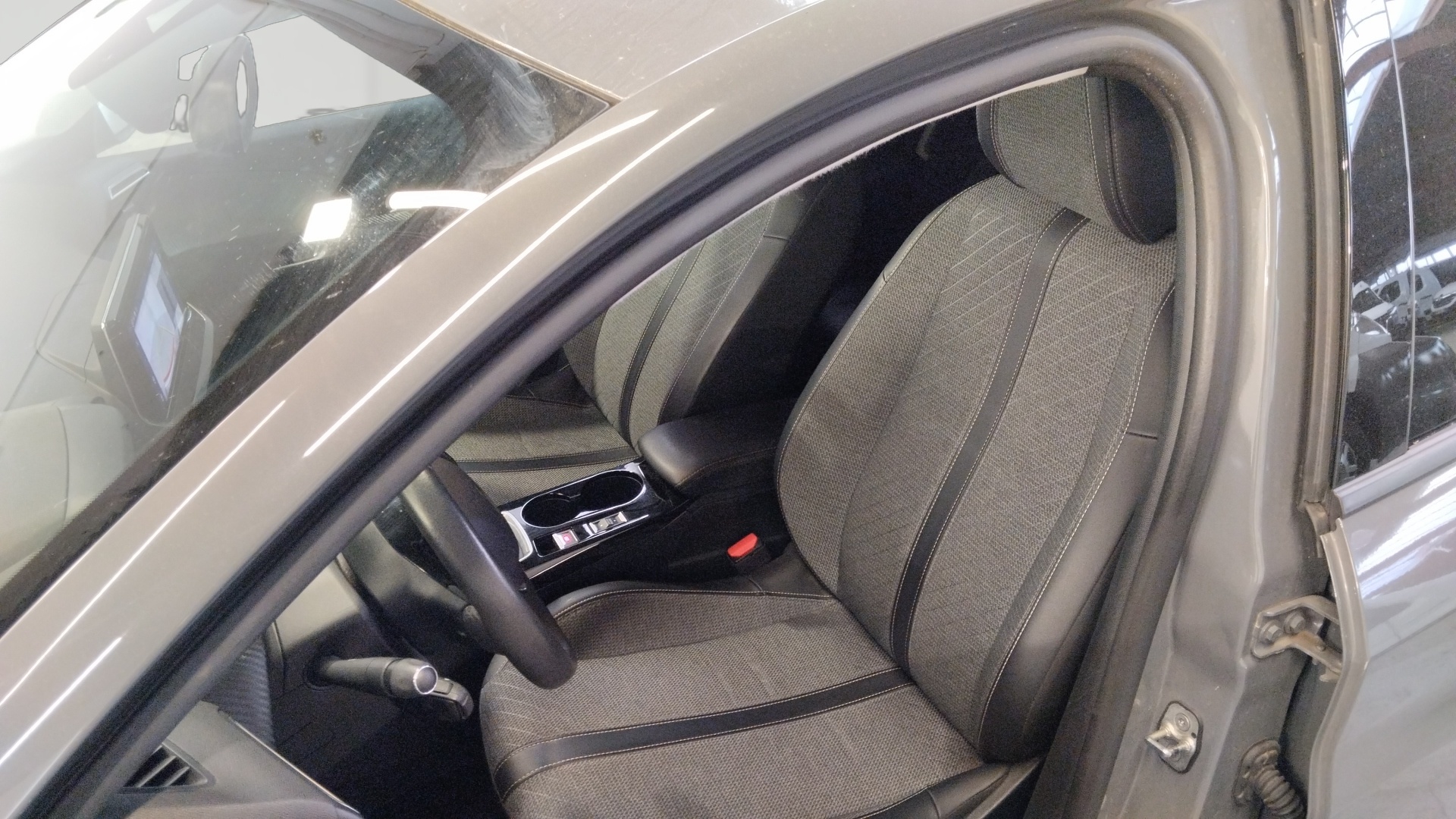 PEUGEOT 208 ALL PT100 BVM