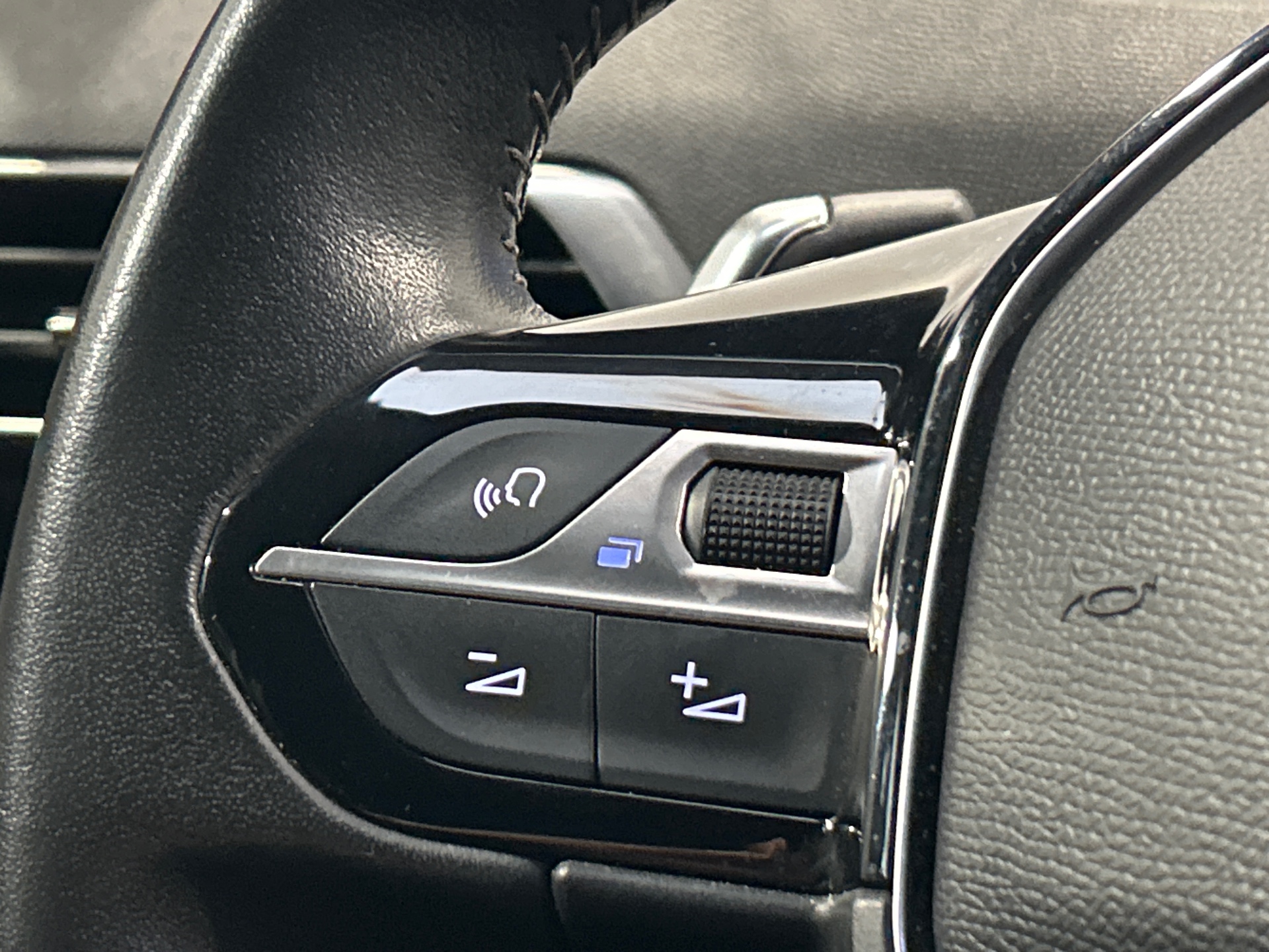 PEUGEOT 3008 ALLUREPK PLUG-IN HYB180 E-EAT8