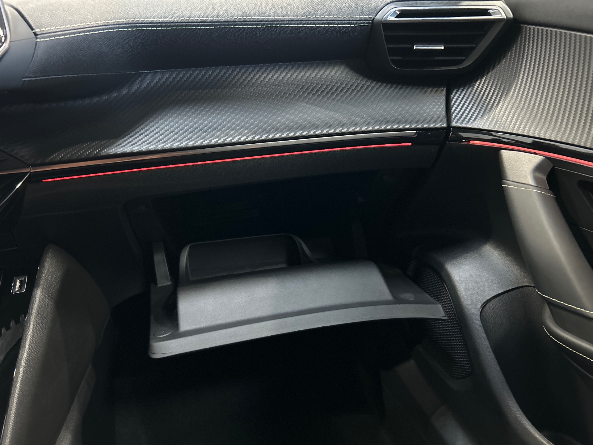 PEUGEOT 2008 GT 1.2 130 PURETECH EAT8