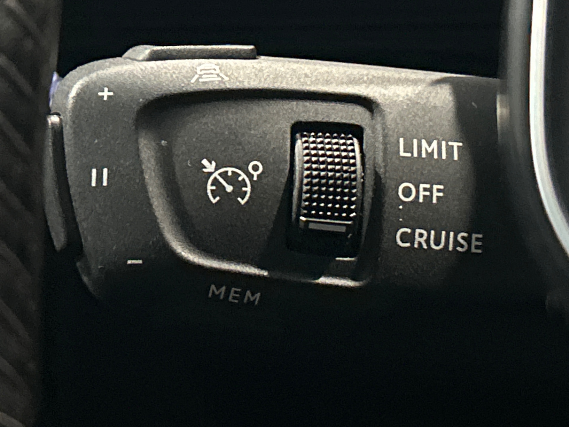 PEUGEOT 3008 ALLUREPK PLUG-IN HYB180 E-EAT8
