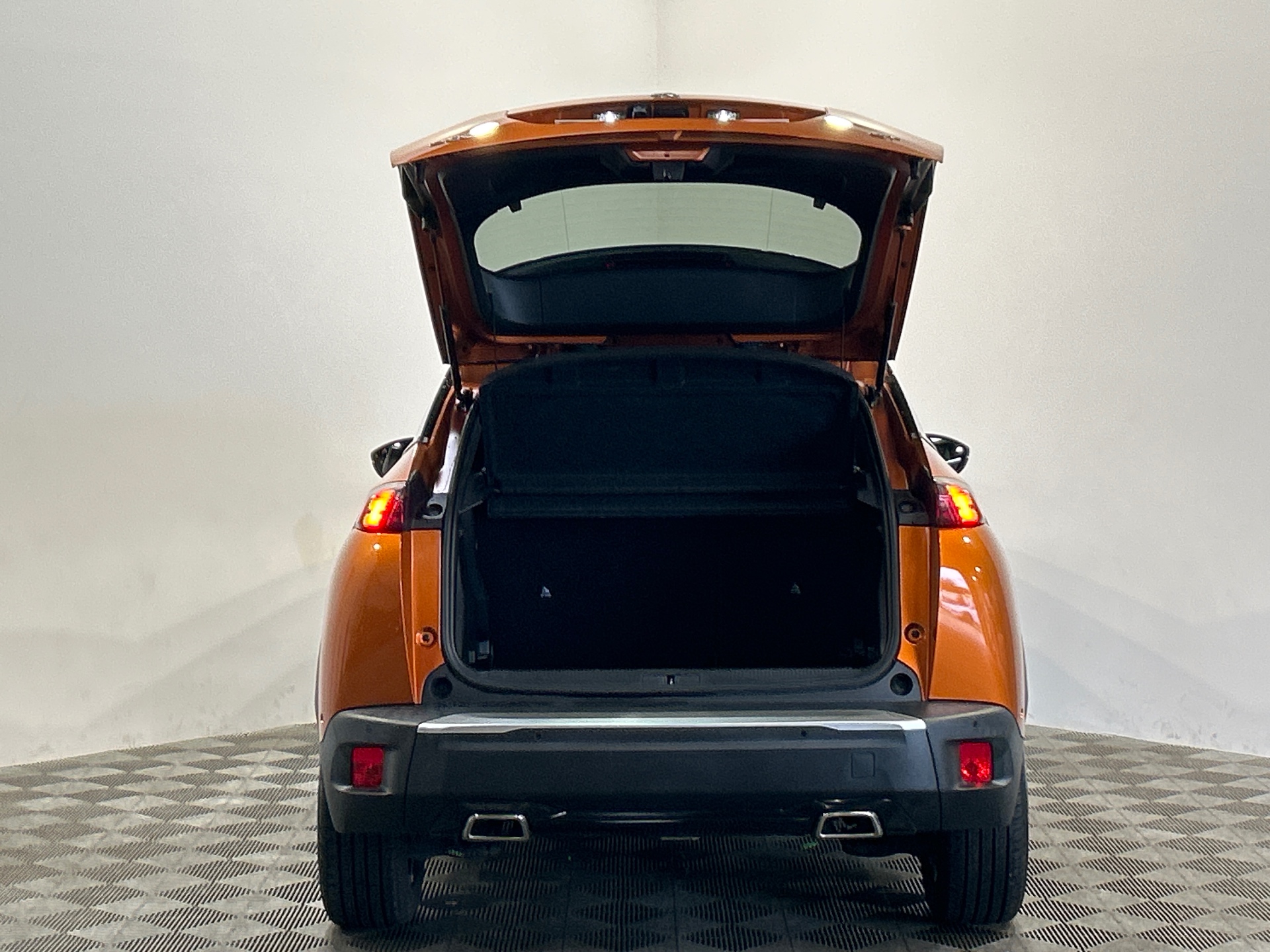 PEUGEOT 2008 GT 1.2 130 PURETECH EAT8