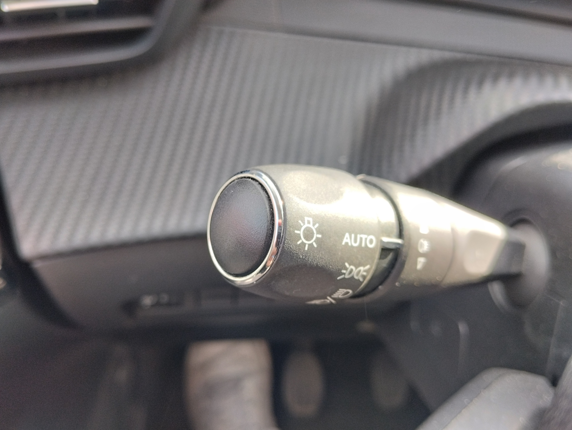 PEUGEOT 208 ALL PT100 BVM