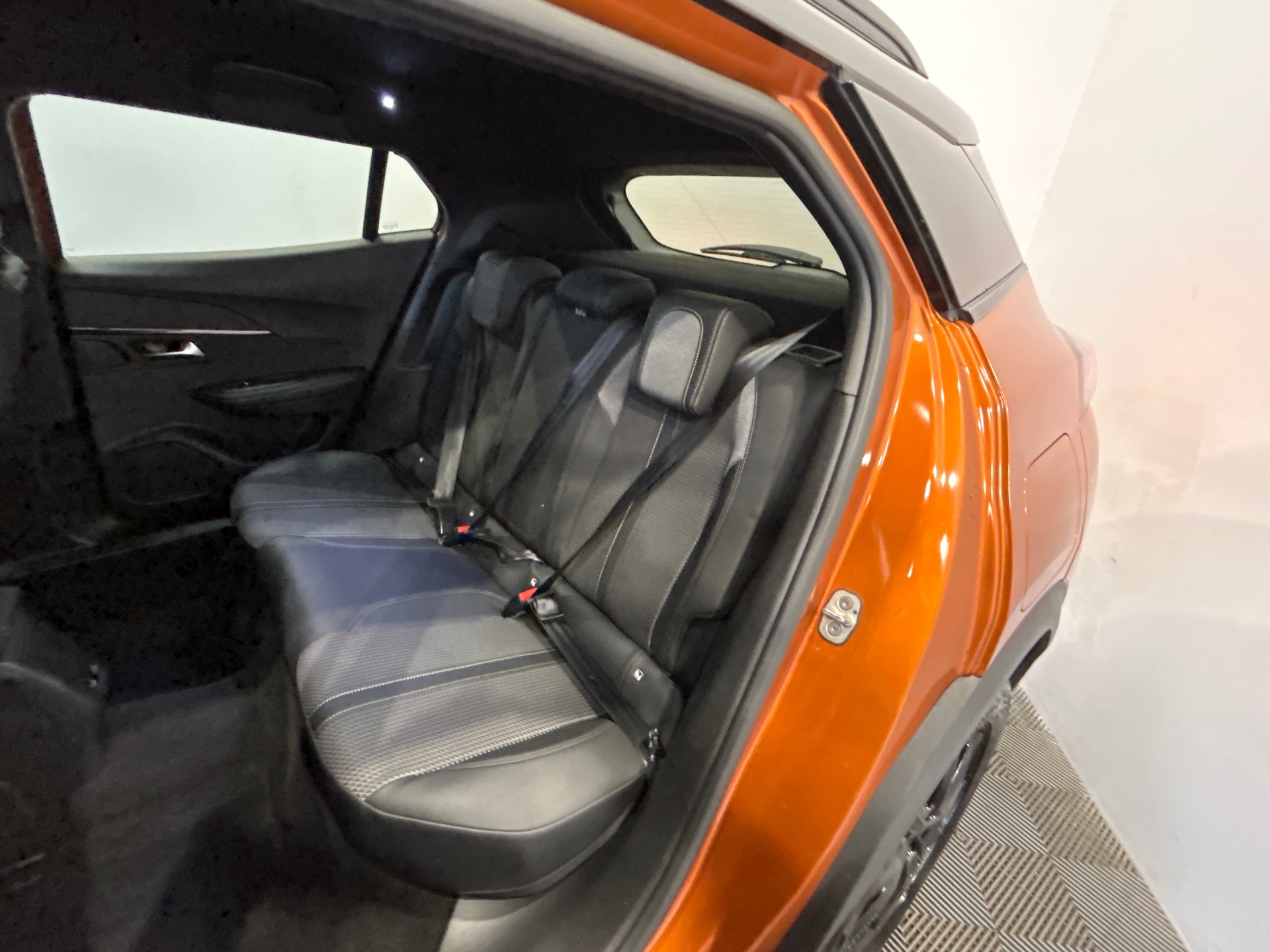 PEUGEOT 2008 GT 1.2 130 PURETECH EAT8
