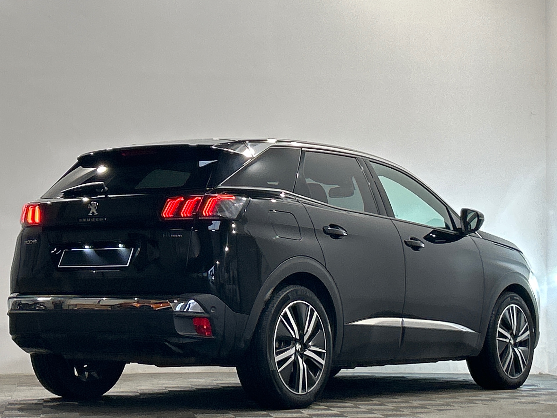 PEUGEOT 3008 ALLUREPK PLUG-IN HYB180 E-EAT8