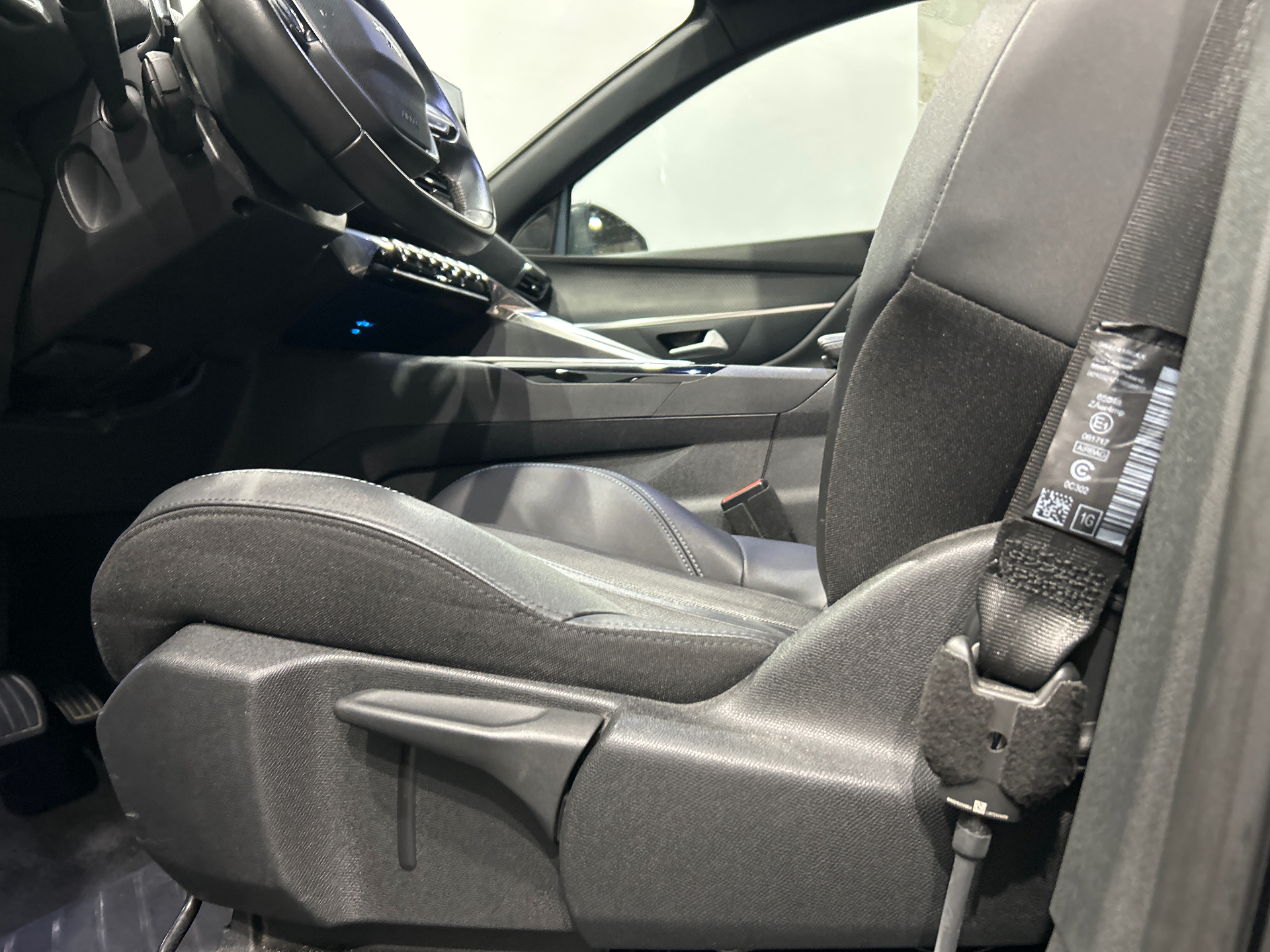 PEUGEOT 3008 ALLUREPK PLUG-IN HYB180 E-EAT8