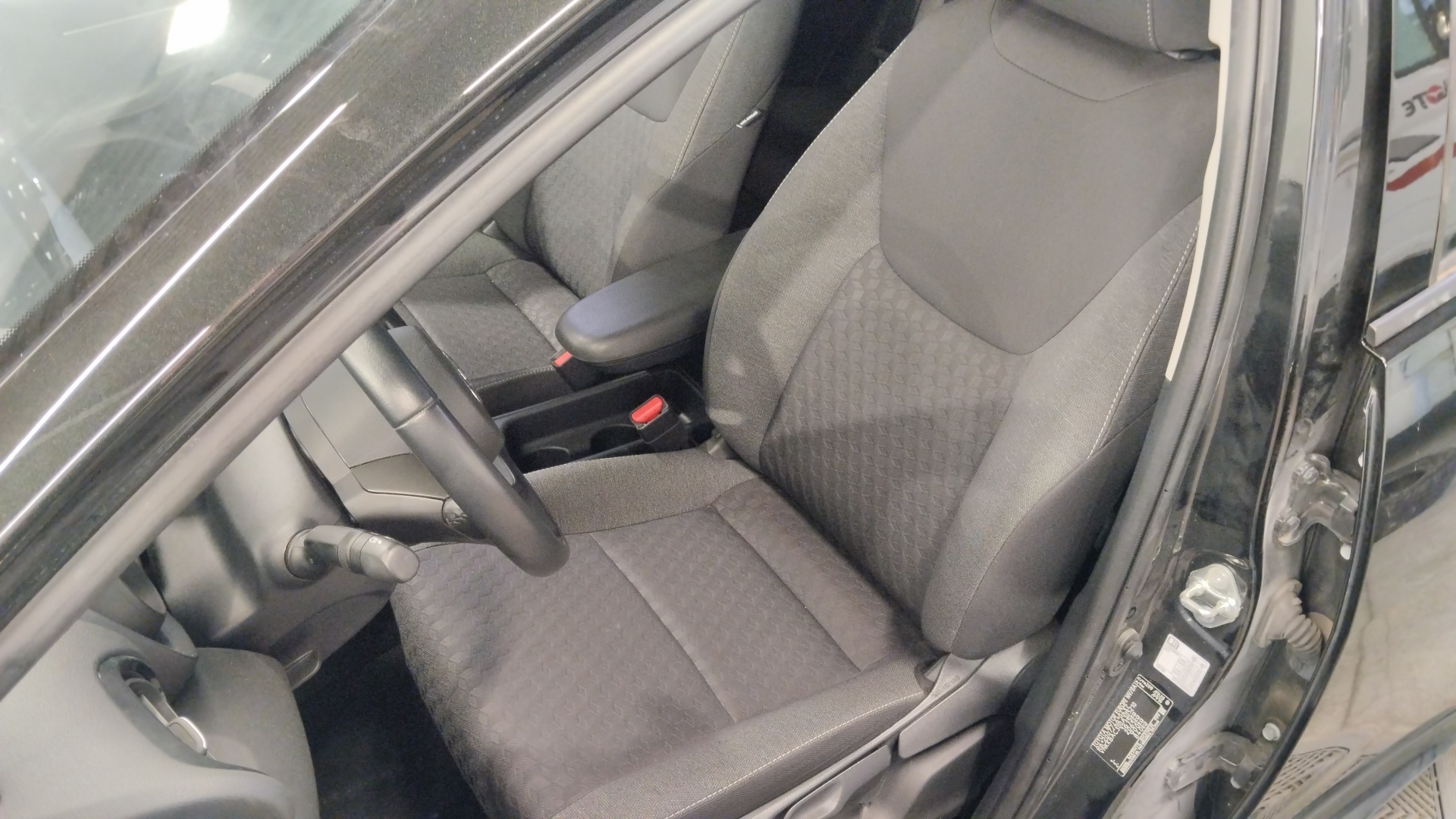 TOYOTA YARIS HYBRIDE MY21 116H DESIGN