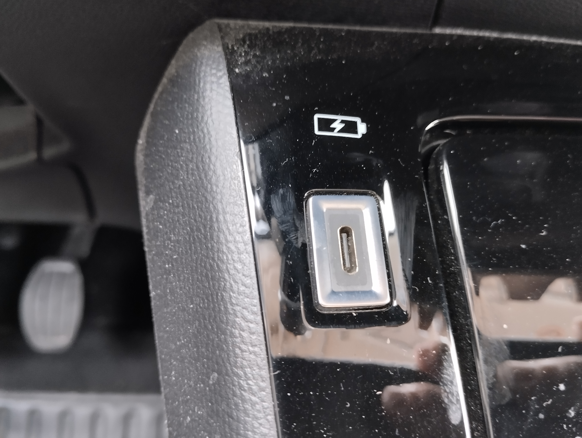 PEUGEOT 208 ALL PT100 BVM