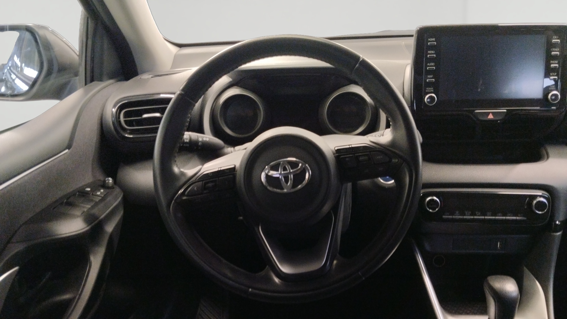 TOYOTA YARIS HYBRIDE MY21 116H DESIGN