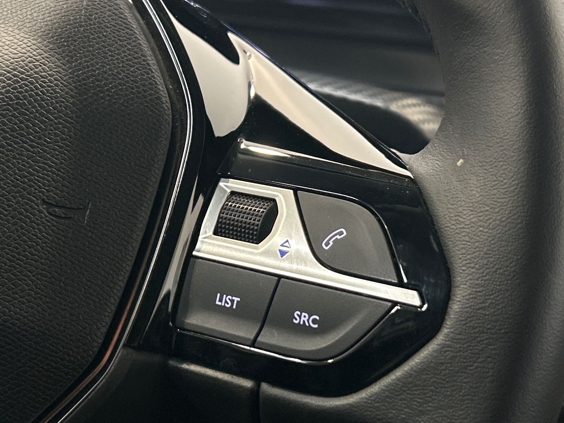 PEUGEOT 208 STYLE PURETECH 75 S&S BVM5