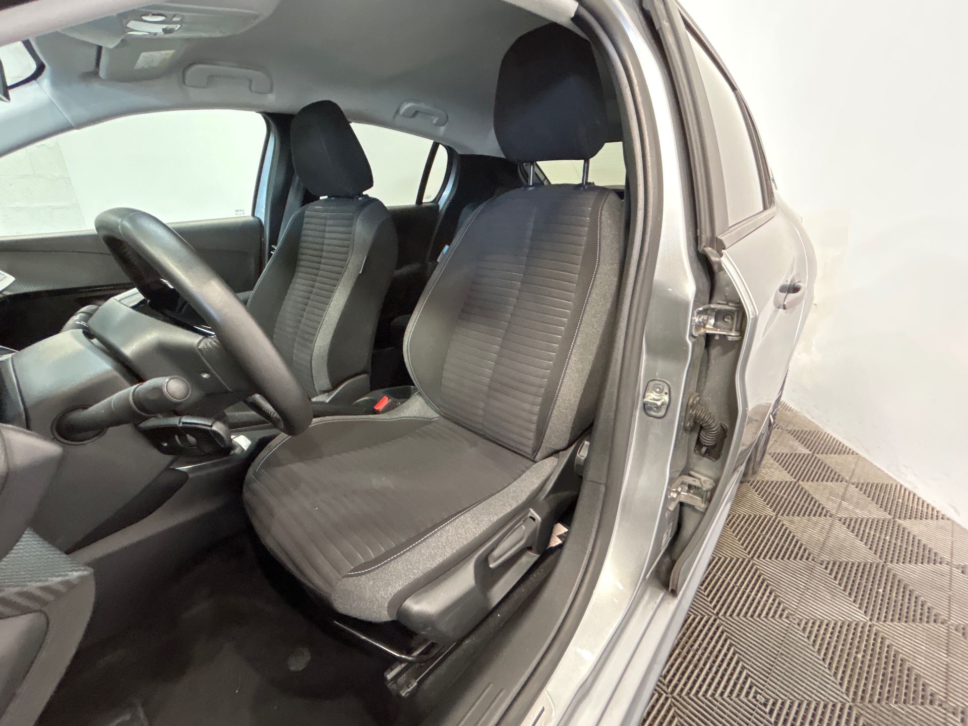 PEUGEOT 208 STYLE PURETECH 75 S&S BVM5