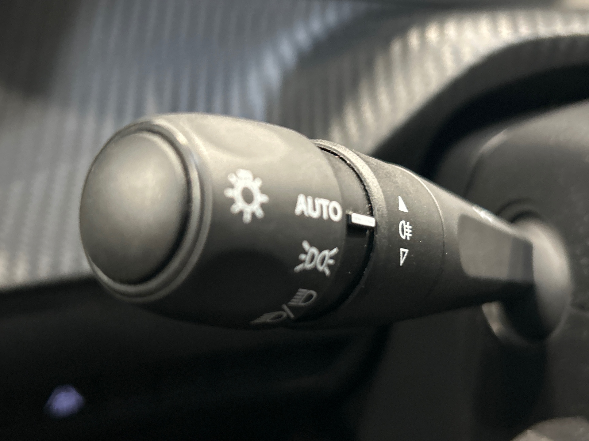 PEUGEOT 208 ALL PT100 BVM