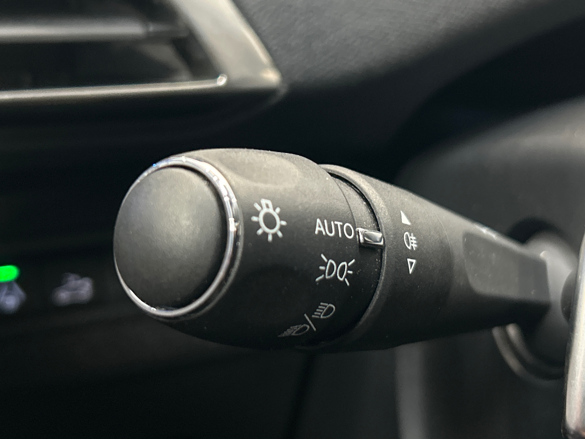 PEUGEOT 3008 Hybrid 136 e-DCS6 GT