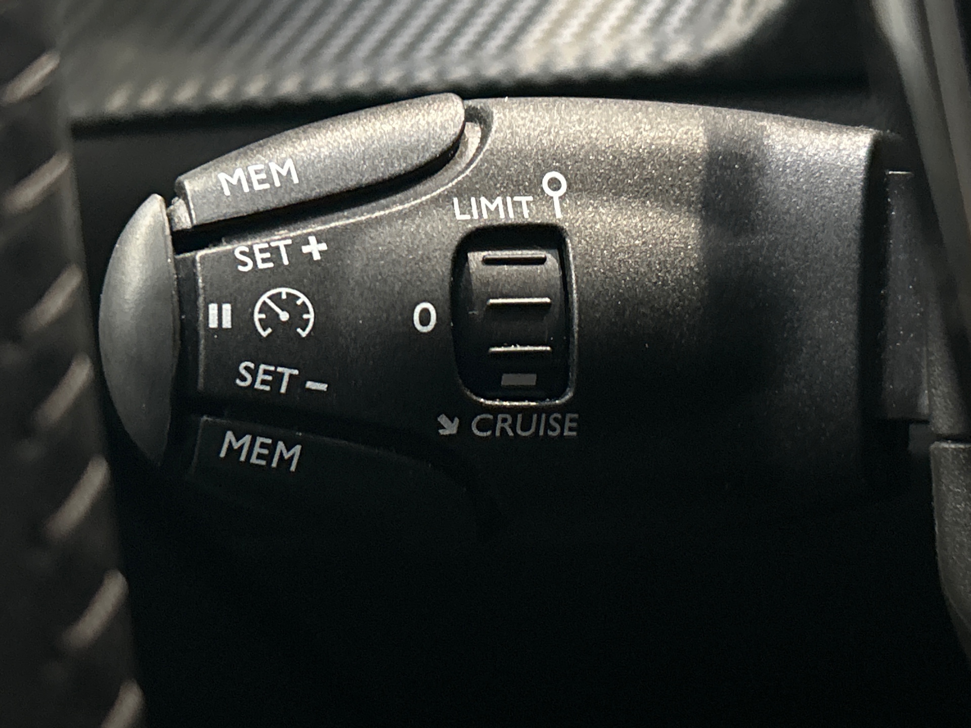 PEUGEOT 208 STYLE PURETECH 75 S&S BVM5