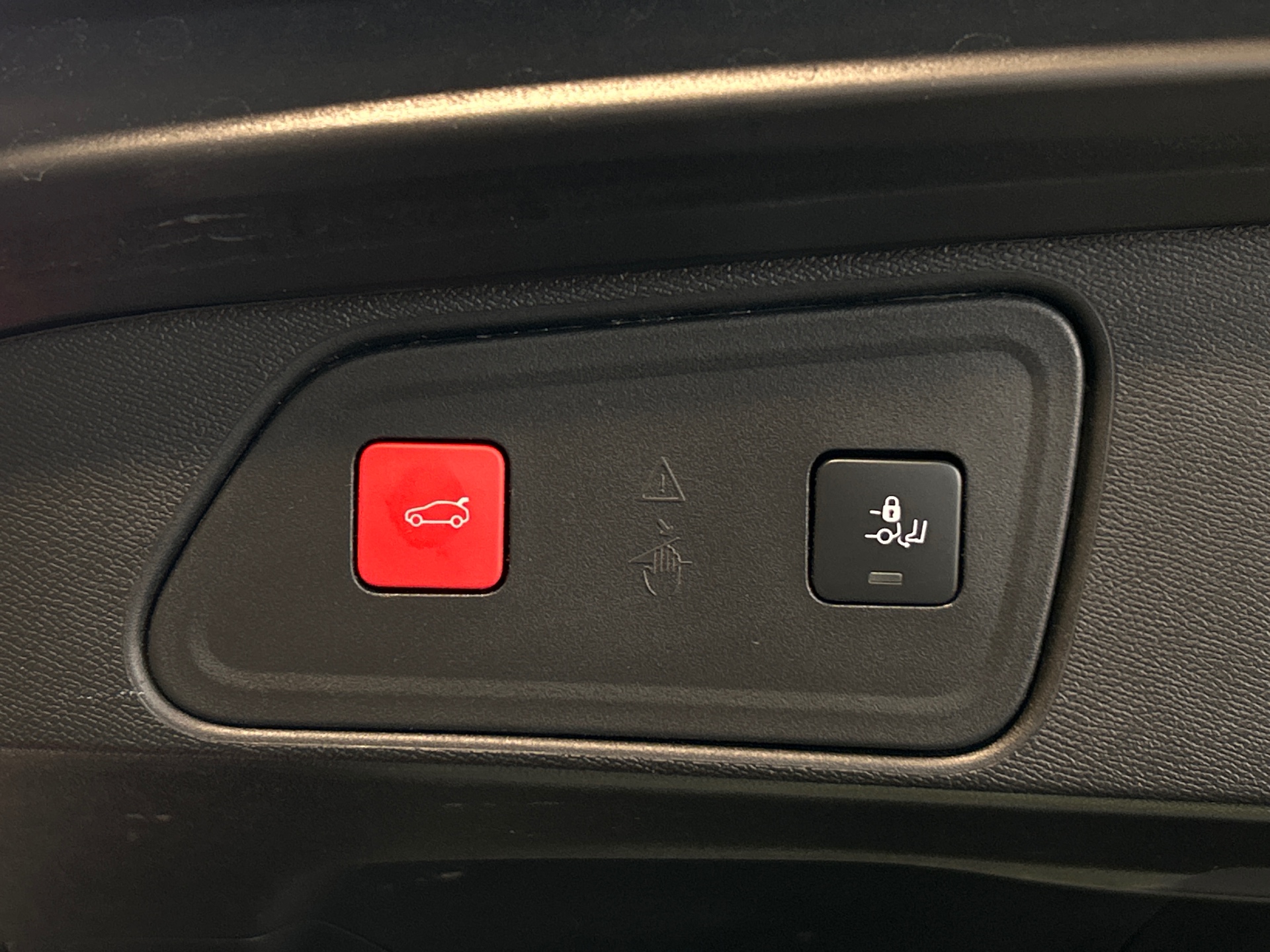 PEUGEOT 3008 Hybrid 136 e-DCS6 GT
