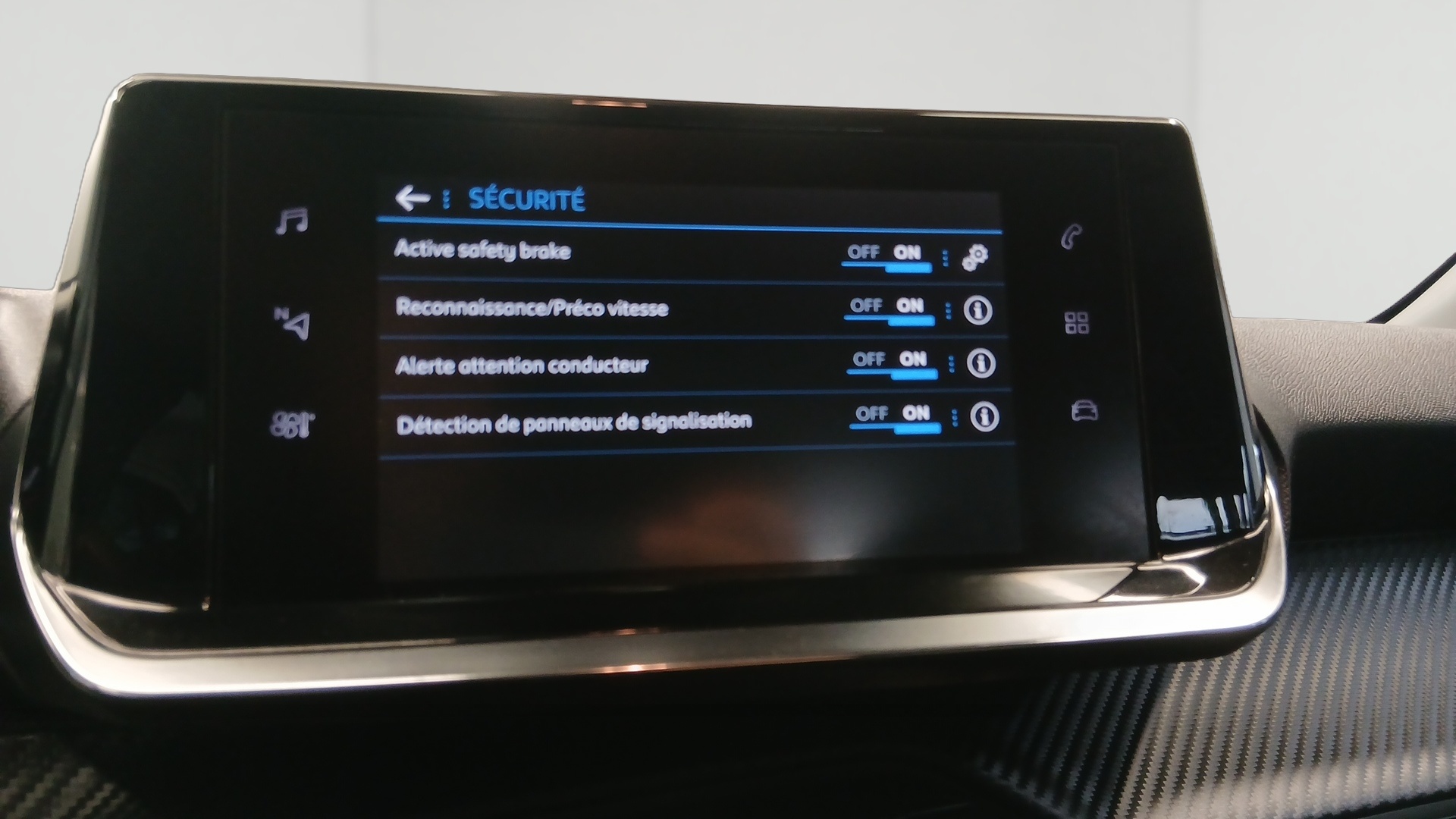 PEUGEOT 208 ALL PT100 BVM