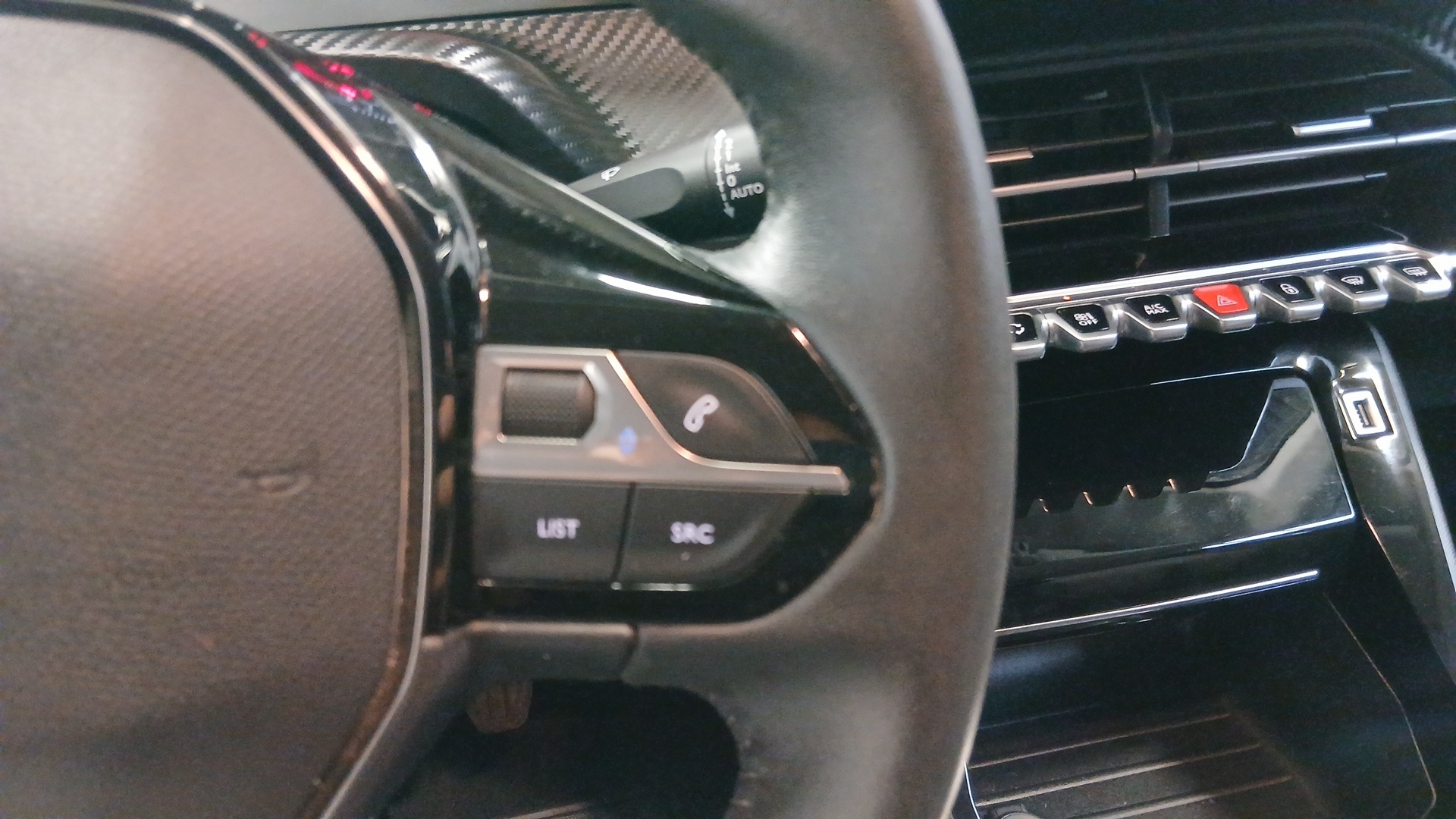 PEUGEOT 208 ALL PT100 BVM