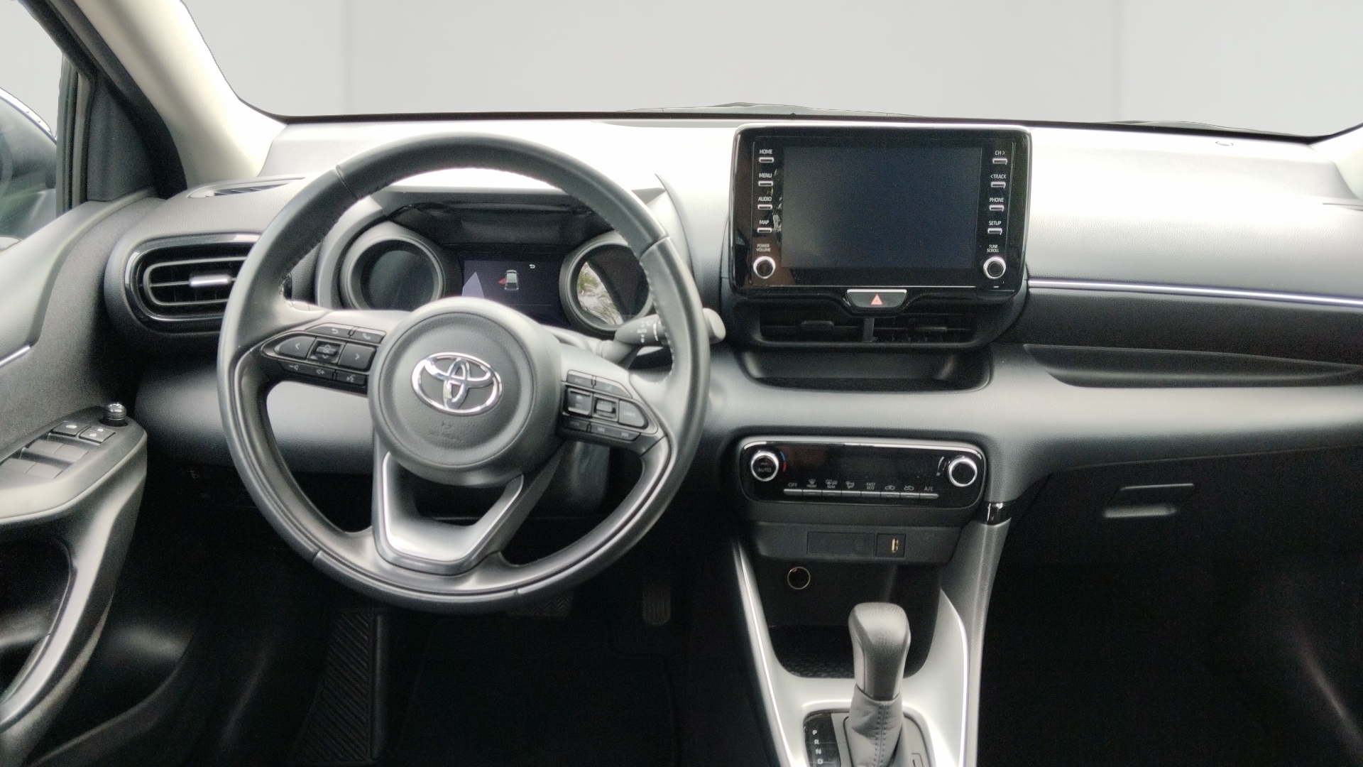 TOYOTA YARIS 116H DESIGN