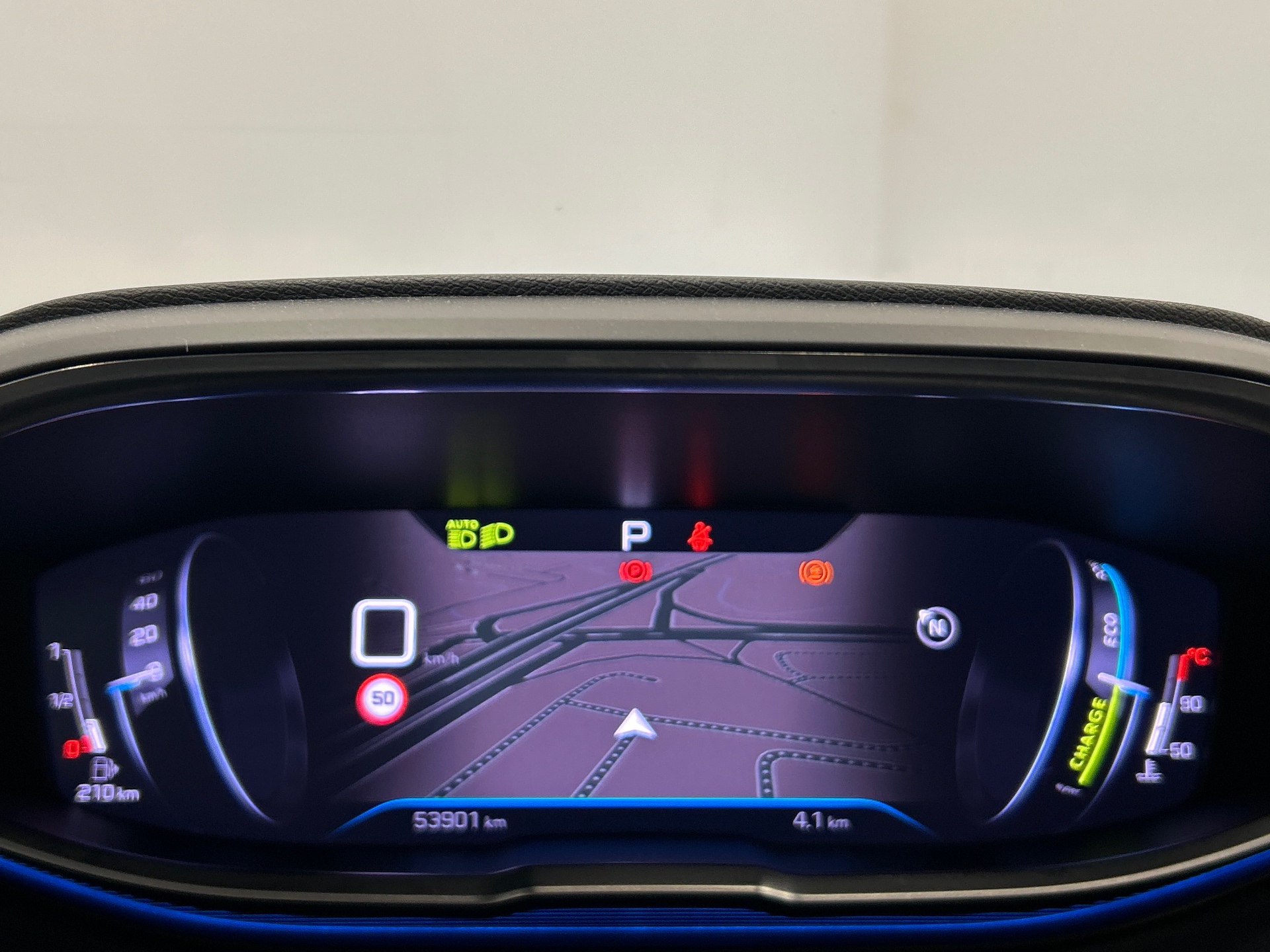 PEUGEOT 5008 Hybrid 136 e-DCS6 GT