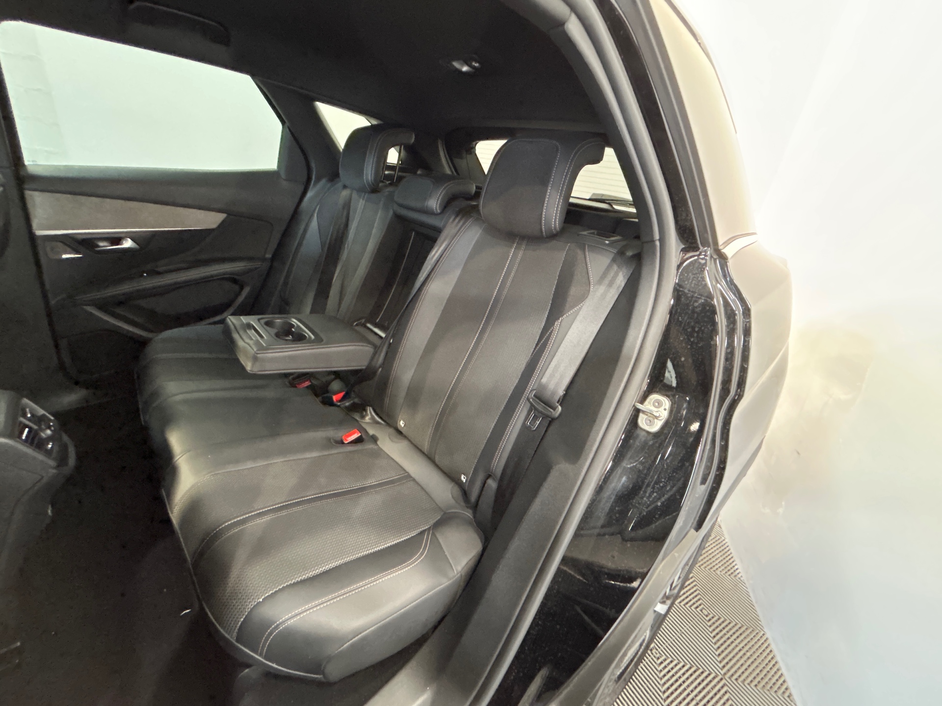 PEUGEOT 3008 Hybrid 136 e-DCS6 GT