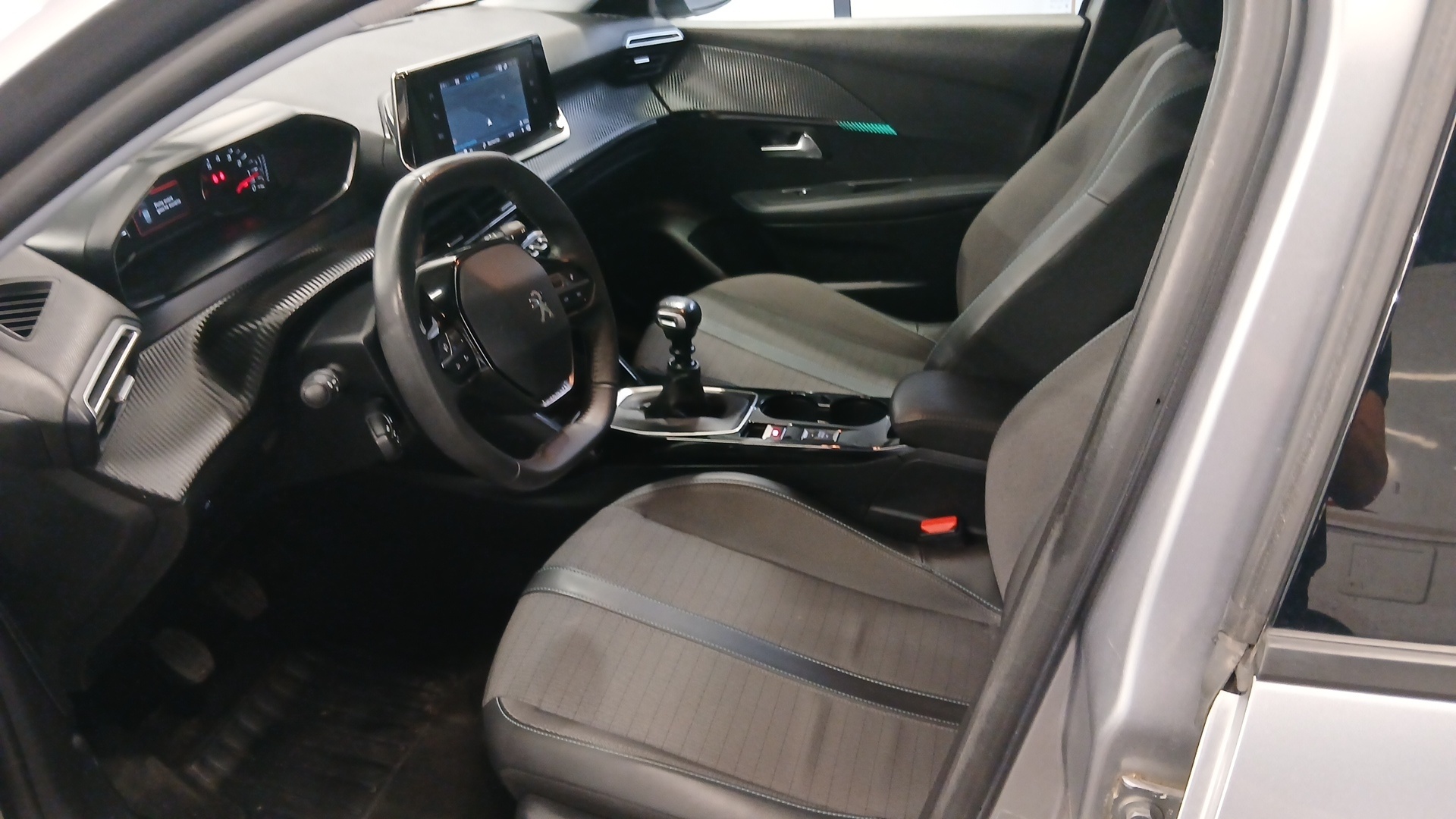 PEUGEOT 208 ALL PT100 BVM