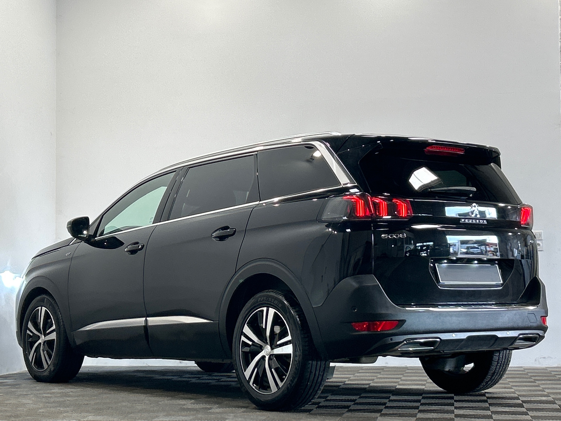 PEUGEOT 5008 Hybrid 136 e-DCS6 GT