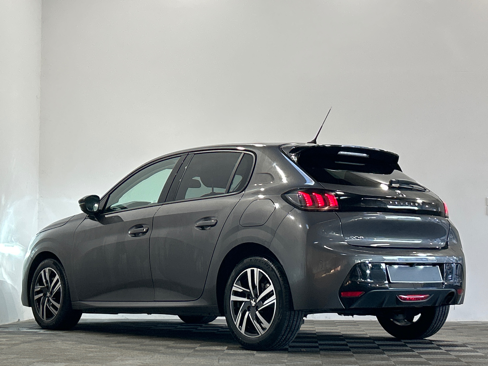 PEUGEOT 208 ALL PT100 BVM