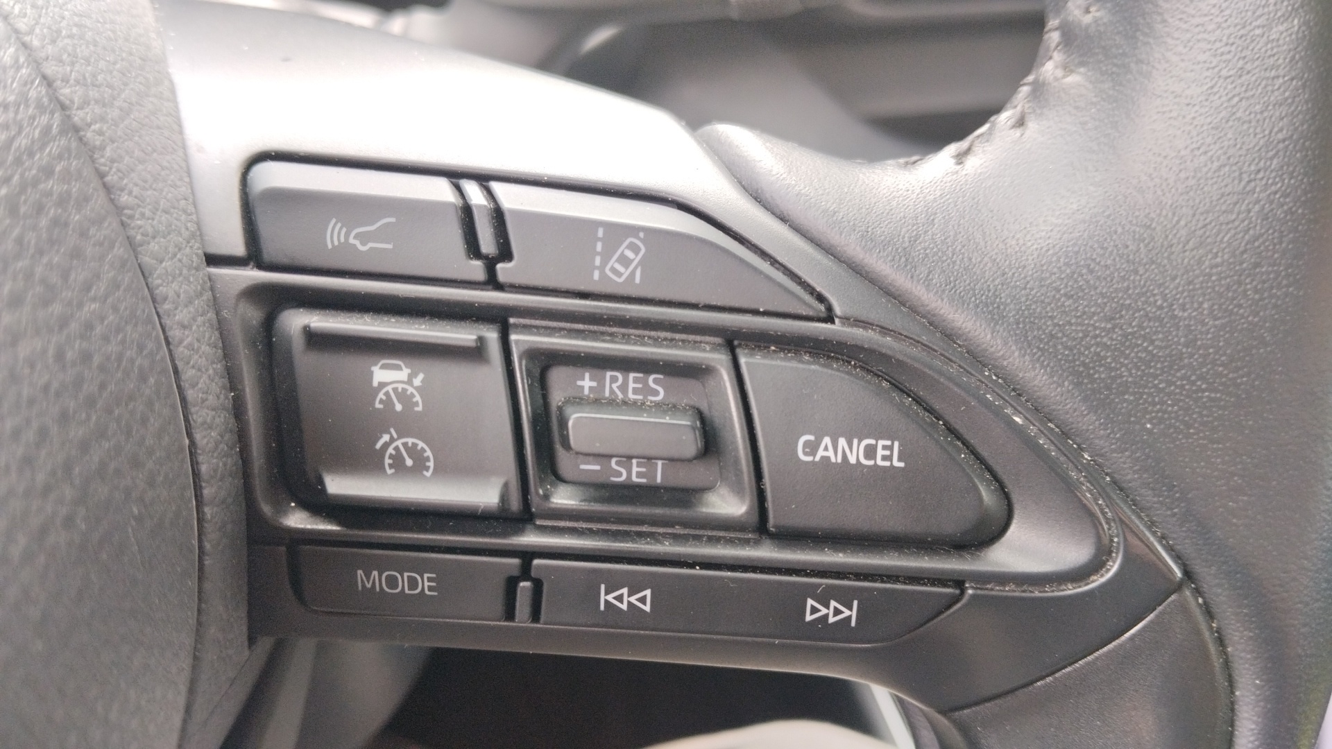 TOYOTA YARIS 116H DESIGN