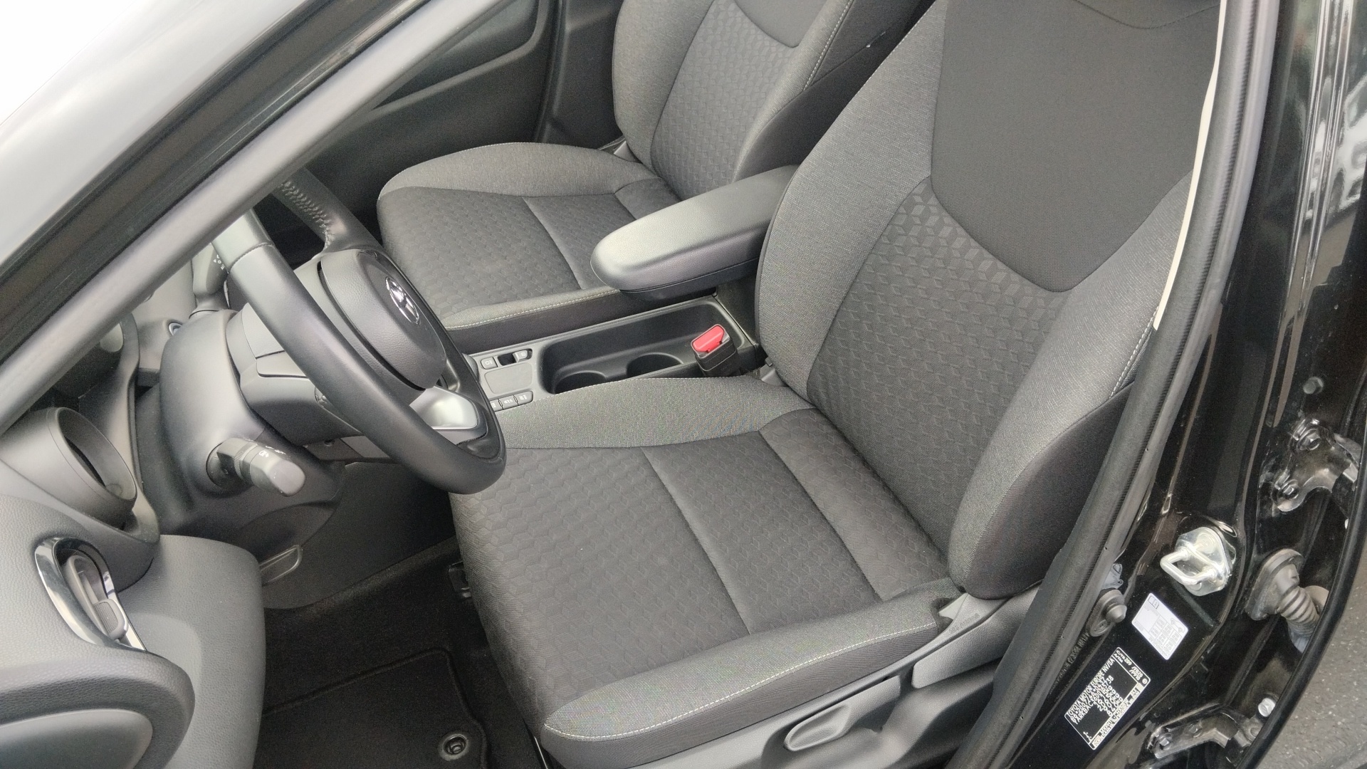 TOYOTA YARIS 116H DESIGN