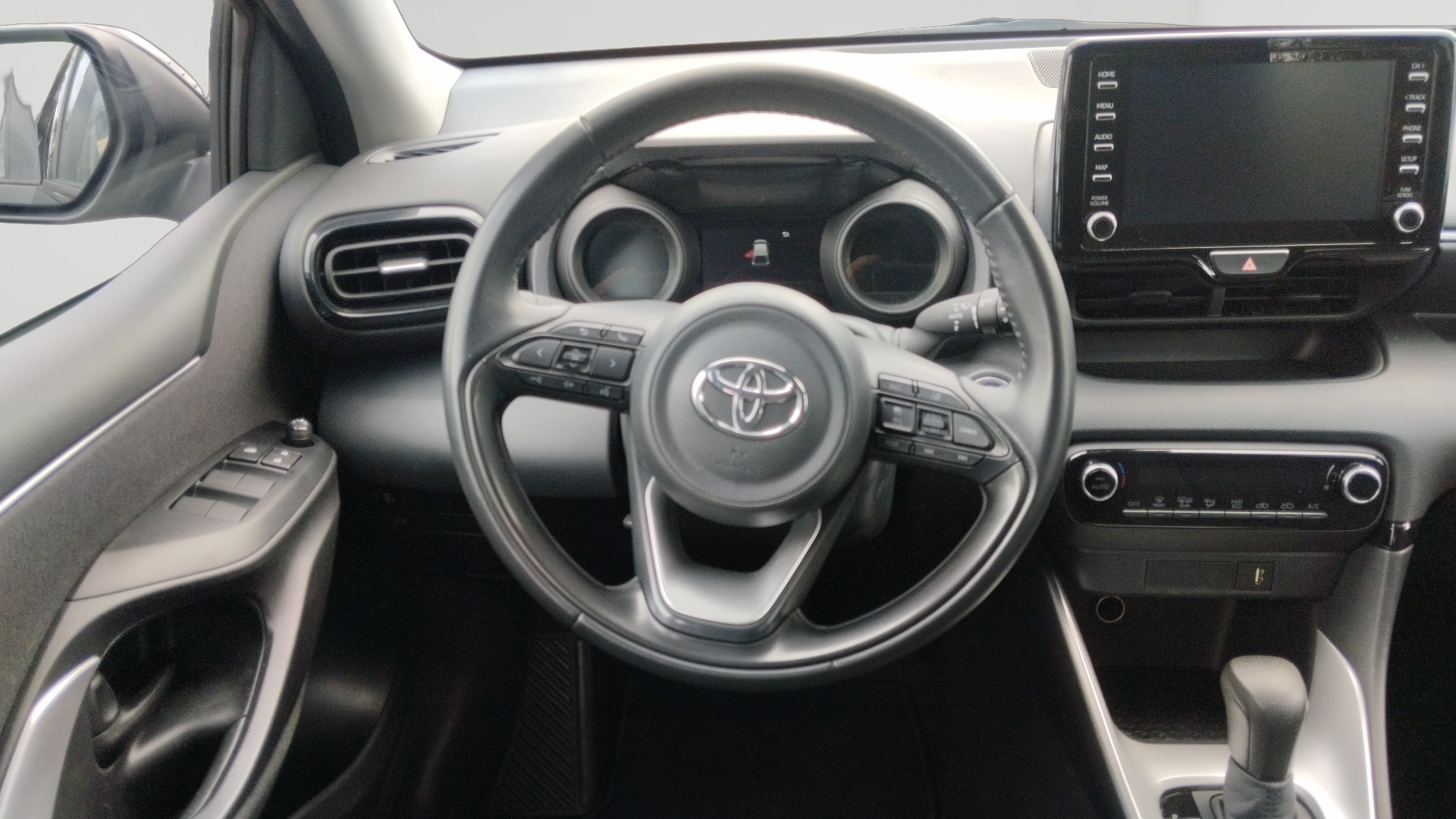 TOYOTA YARIS 116H DESIGN