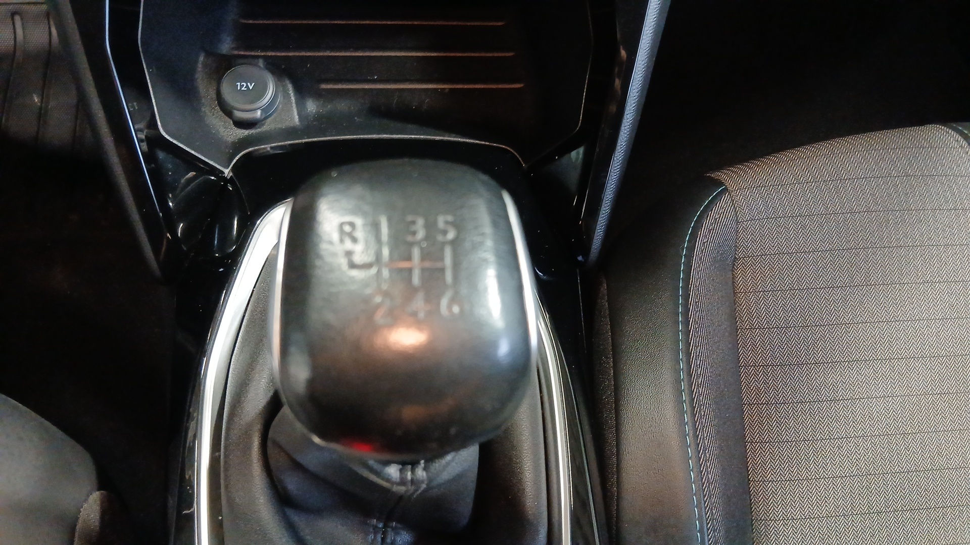 PEUGEOT 208 ALL PT100 BVM