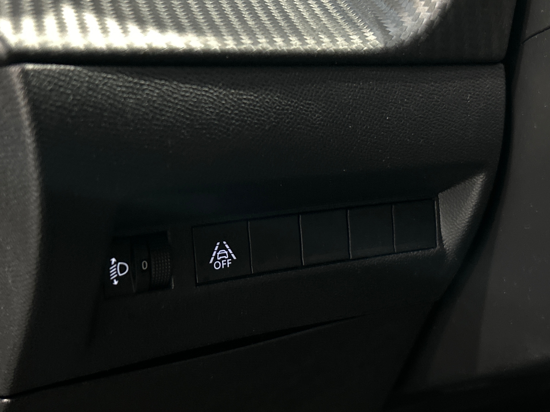 PEUGEOT 208 ALL PT100 BVM