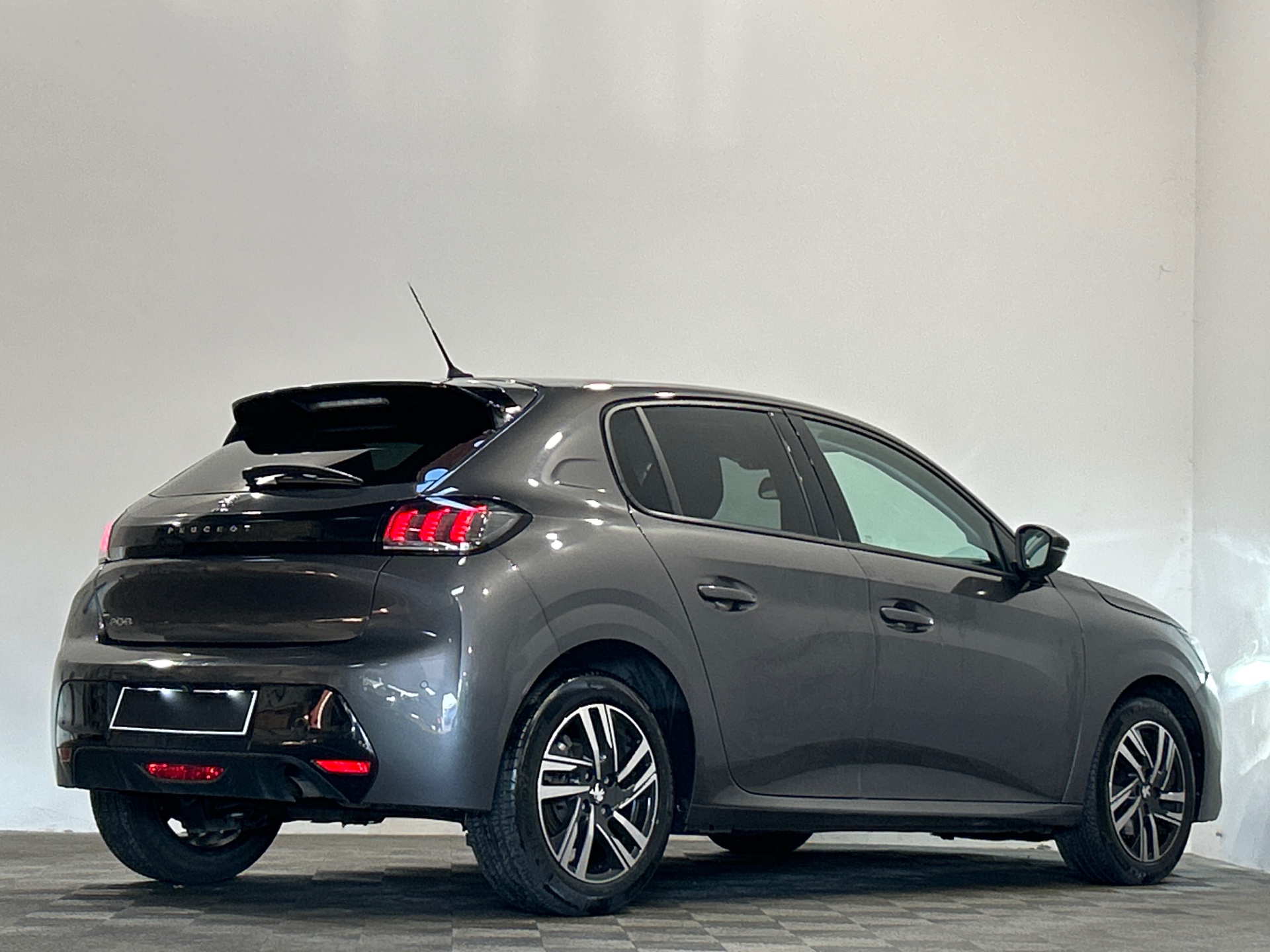 PEUGEOT 208 ALL PT100 BVM