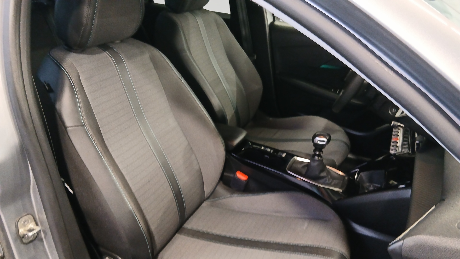 PEUGEOT 208 ALL PT100 BVM