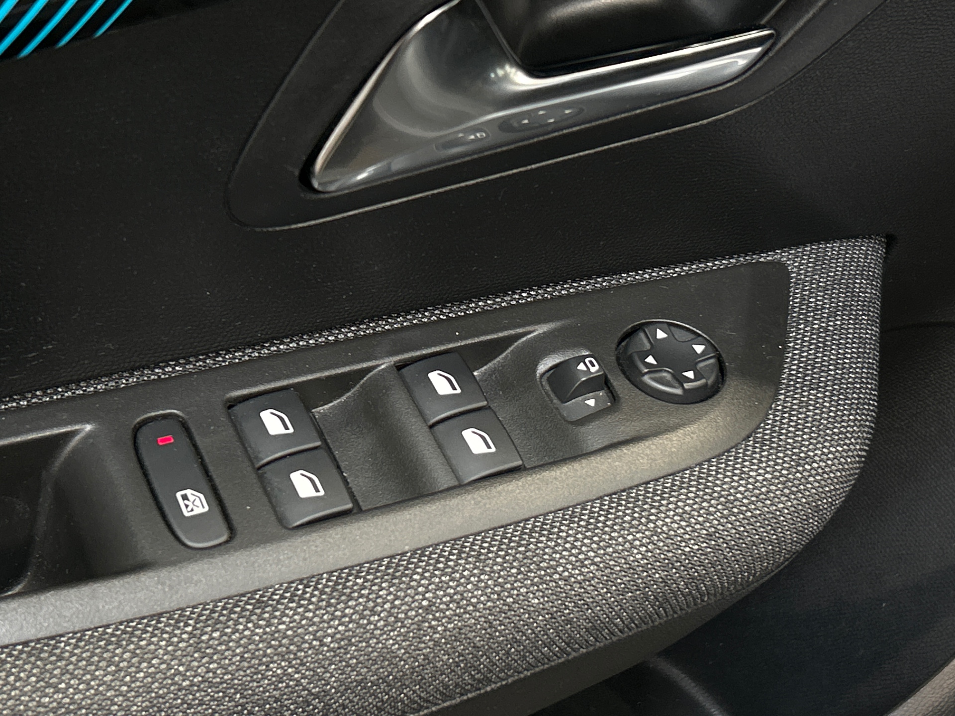 PEUGEOT 208 STYLE PURETECH 75 S&S BVM5