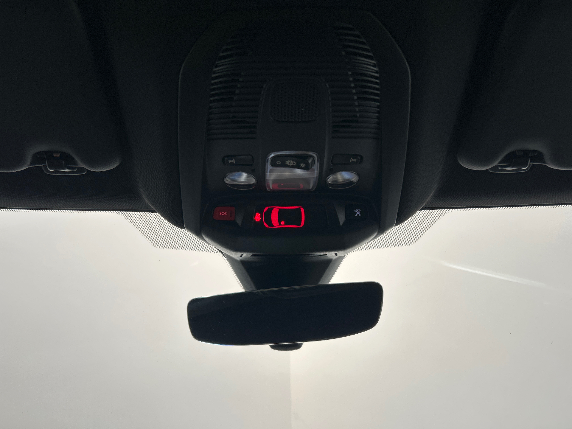PEUGEOT 3008 Hybrid 136 e-DCS6 GT