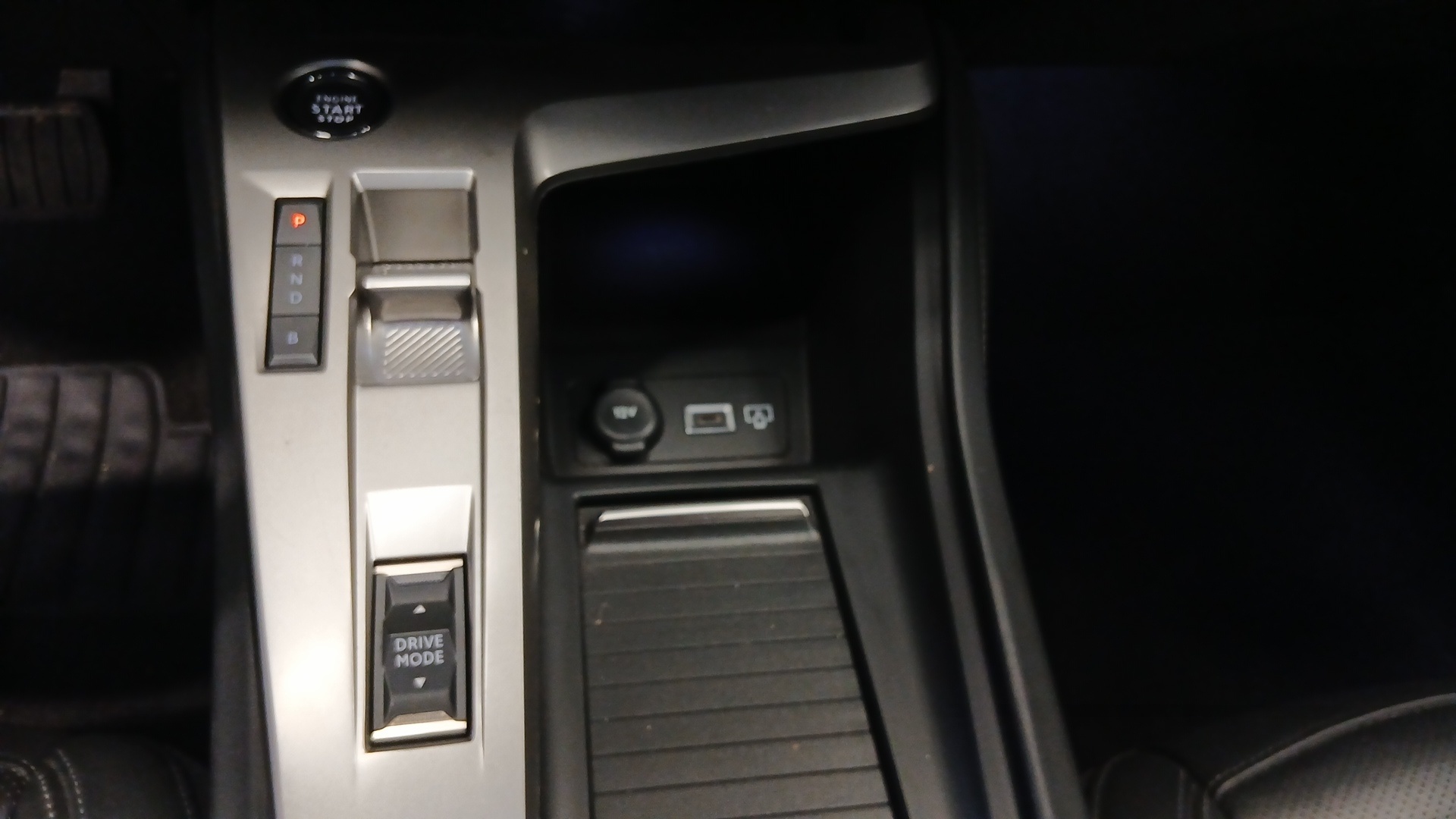 PEUGEOT 308 ALLURE PACK HYBRID 180 E-EAT8