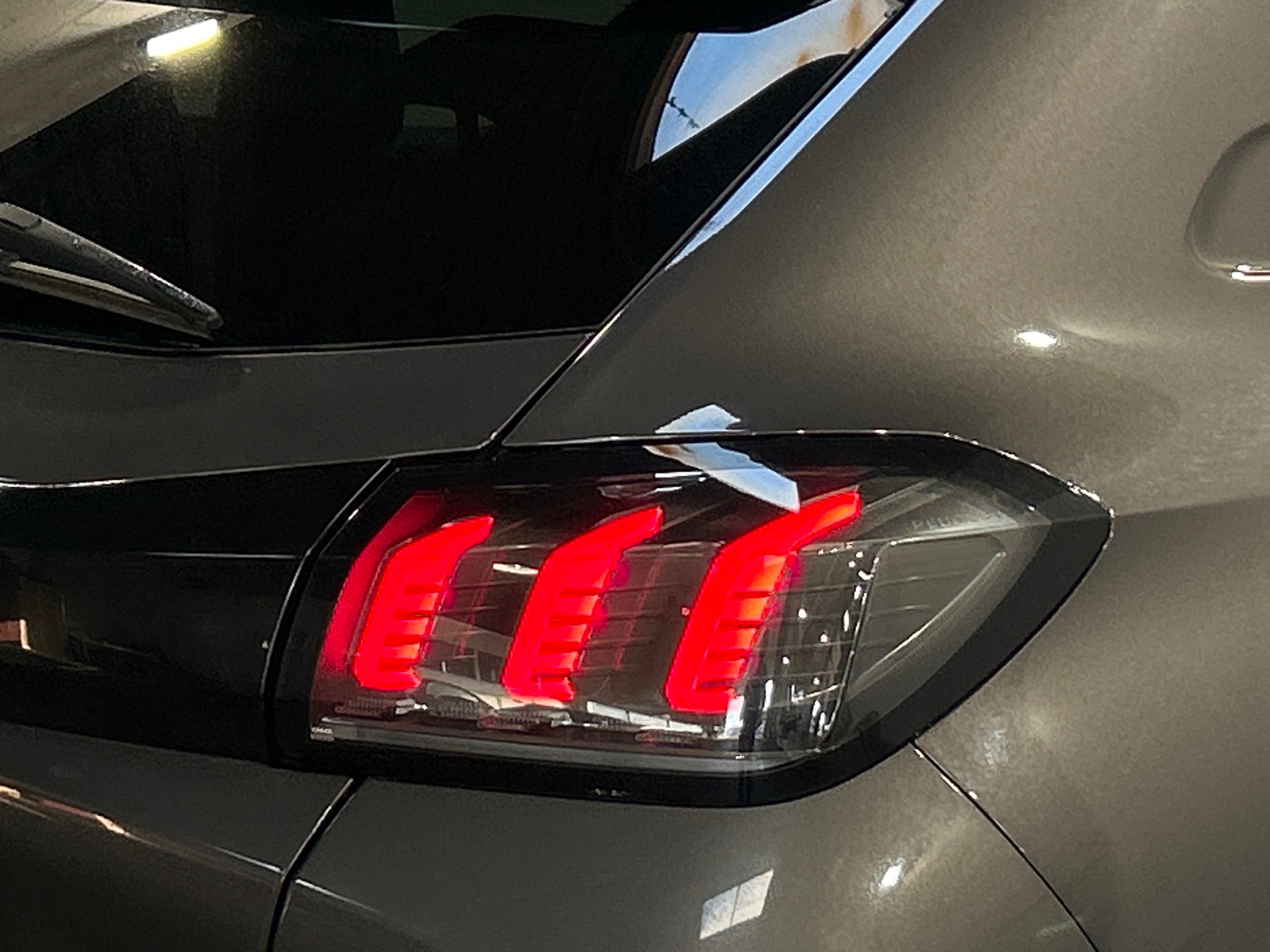 PEUGEOT 208 ALL PT100 BVM