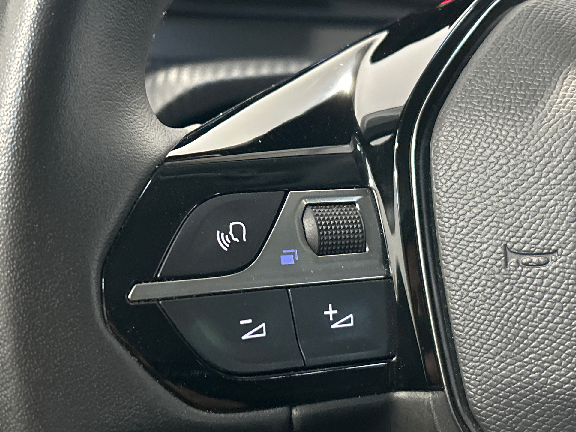 PEUGEOT 208 ALL PT100 BVM