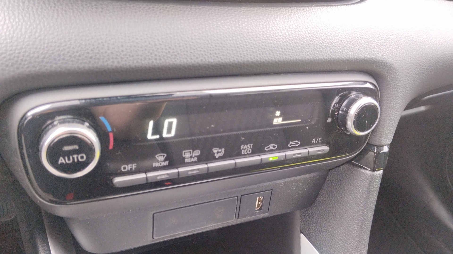TOYOTA YARIS 116H DESIGN