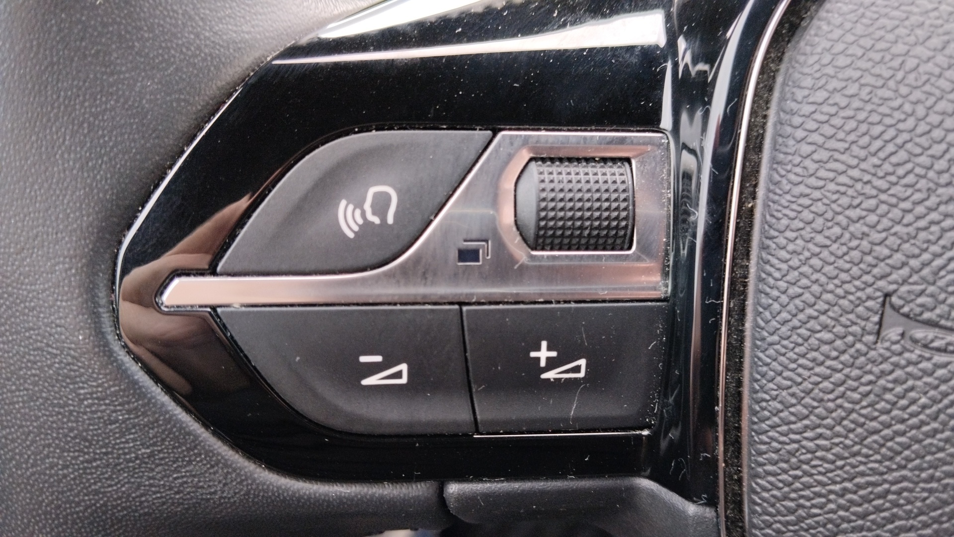 PEUGEOT 2008 ALLURE PT 100 S&S BVM6